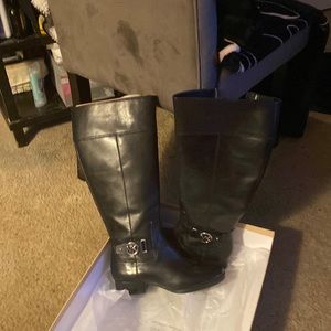 Micheal Kors leather boots with wide leg